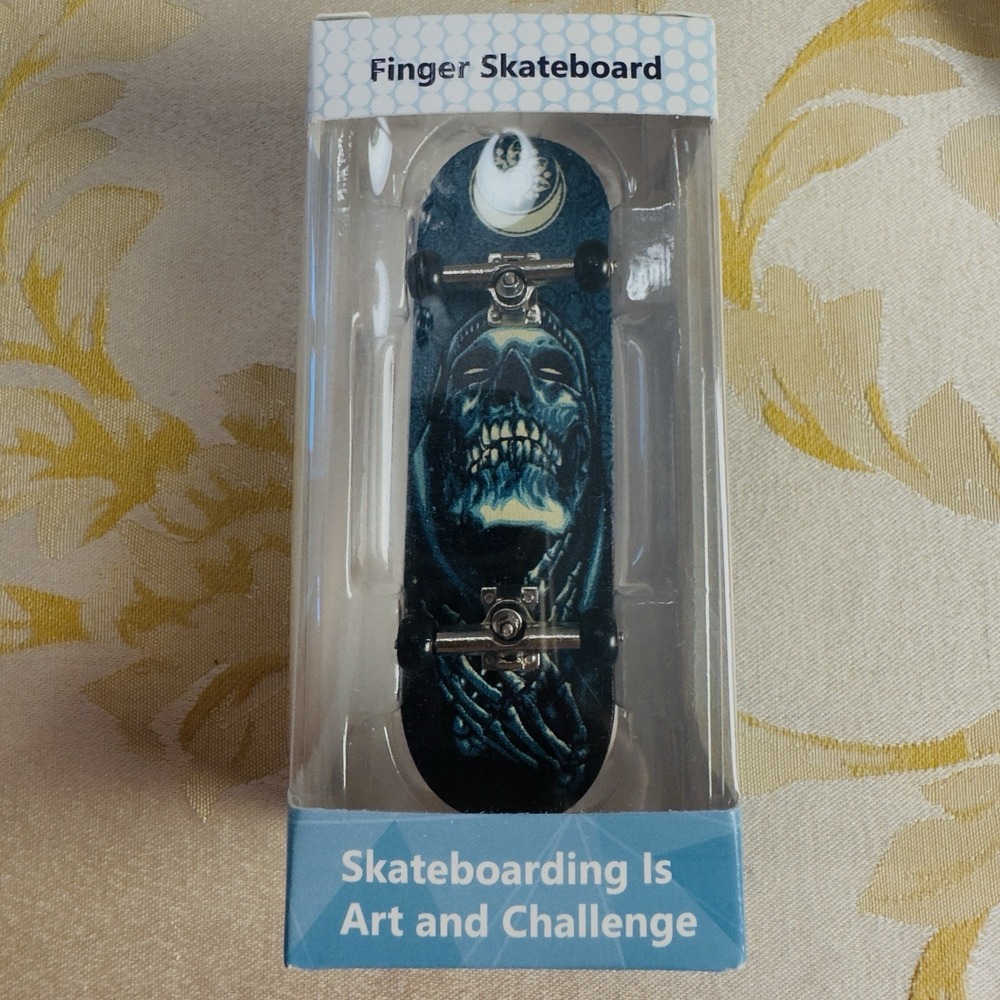 Skull Skeleton Finger Skateboard Wooden Fingerboard Bearing Wheels NIP